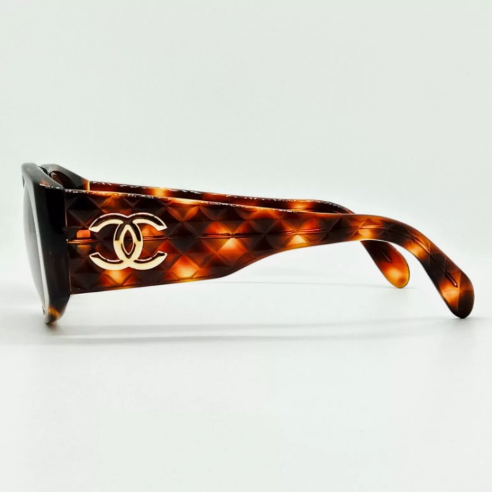 ❌SOLD❌ CHANEL Acetate Quilted CC Sunglasses Tortoise - Picture 3 of 9